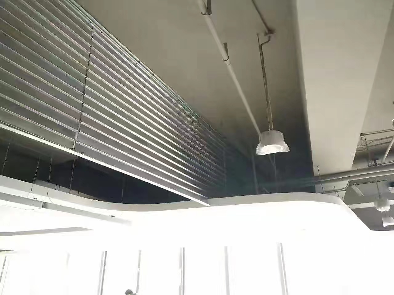 擋煙垂壁有幾種材質?各自的特點是什么?(圖8) 擋煙垂壁有幾種材質?各自的特點是什么?(圖8)